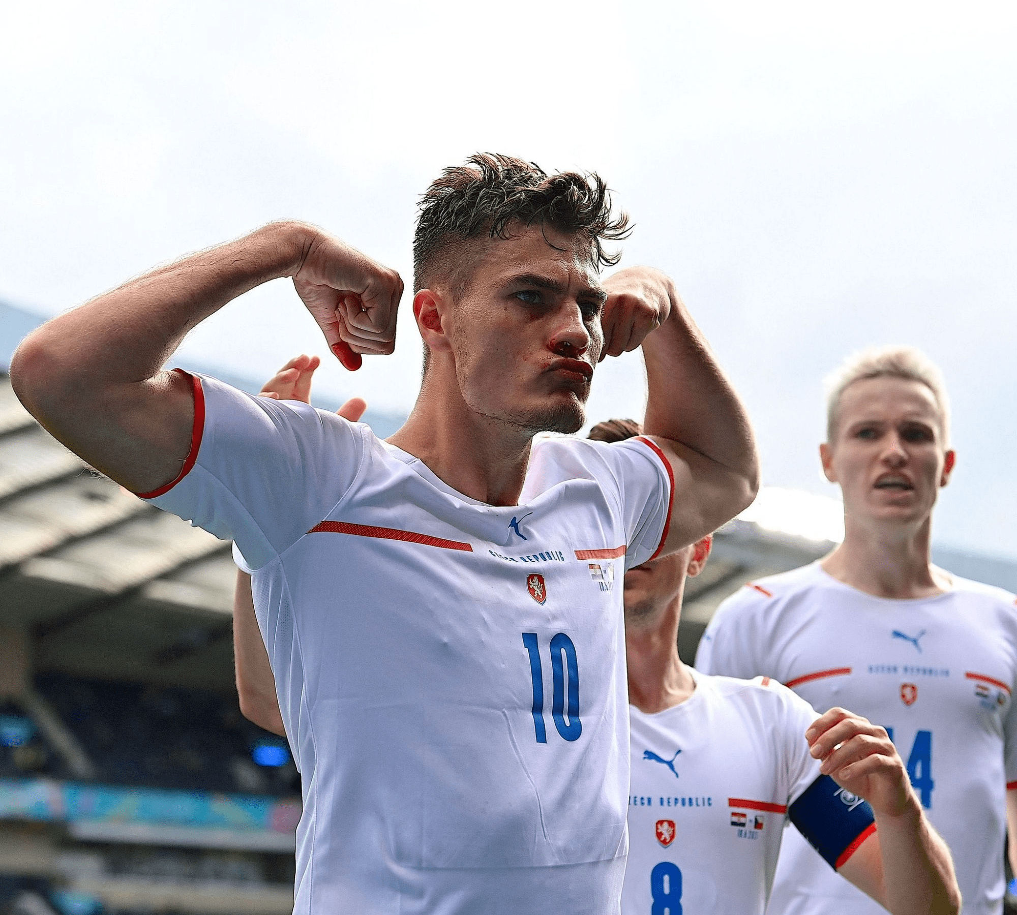 捷克队在足球比赛中打出了耀眼表现 捷克队在足球比赛中打出了耀眼表现