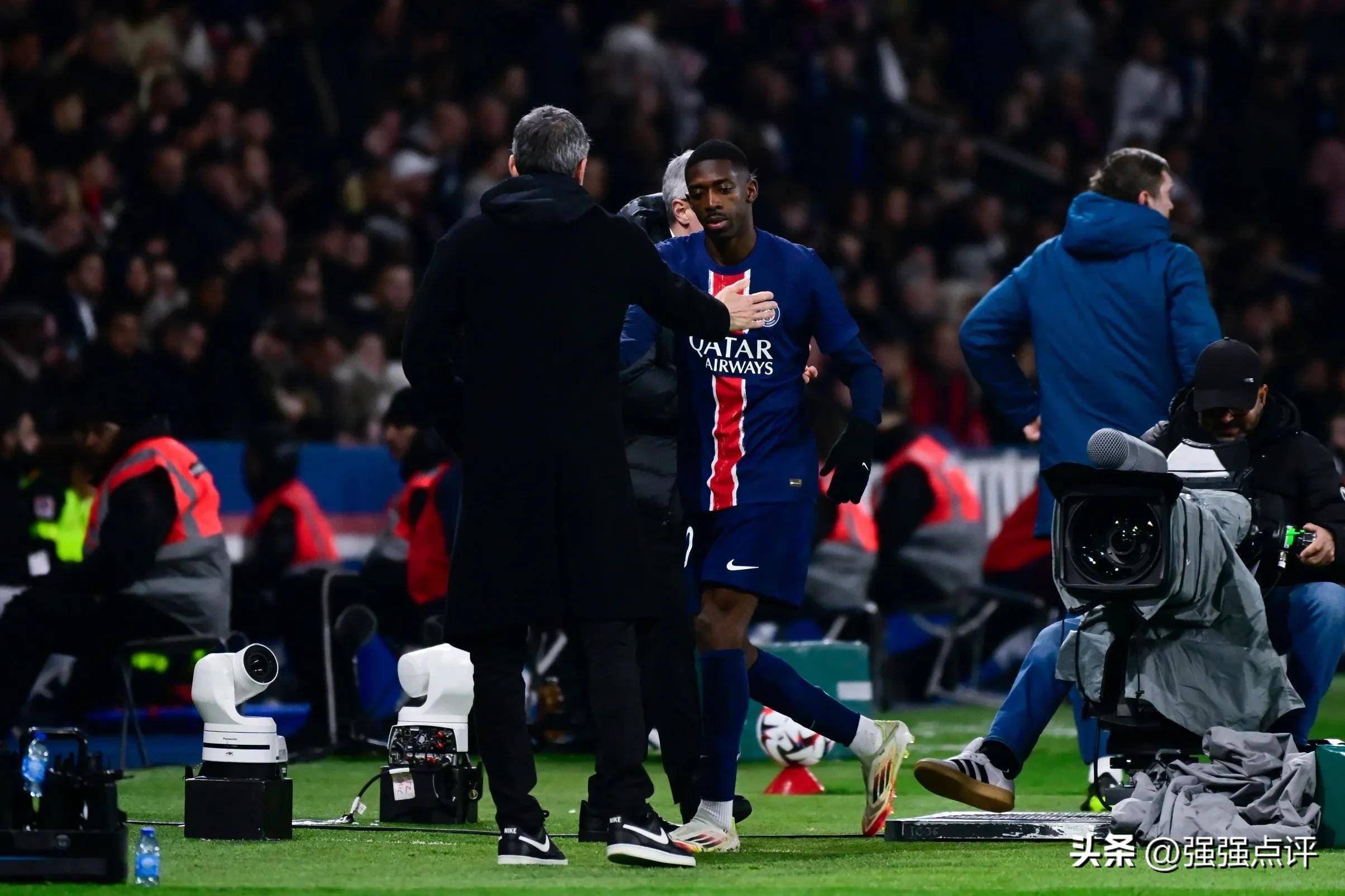 关于巴黎圣日耳曼主场大胜,稳固领先优势的信息 关于巴黎圣日耳曼主场大胜,稳固领先优势的信息