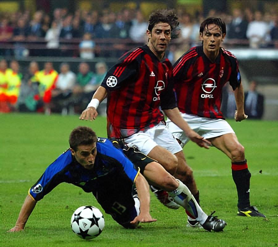 B体育直播-AC米兰队击败对手继续领跑