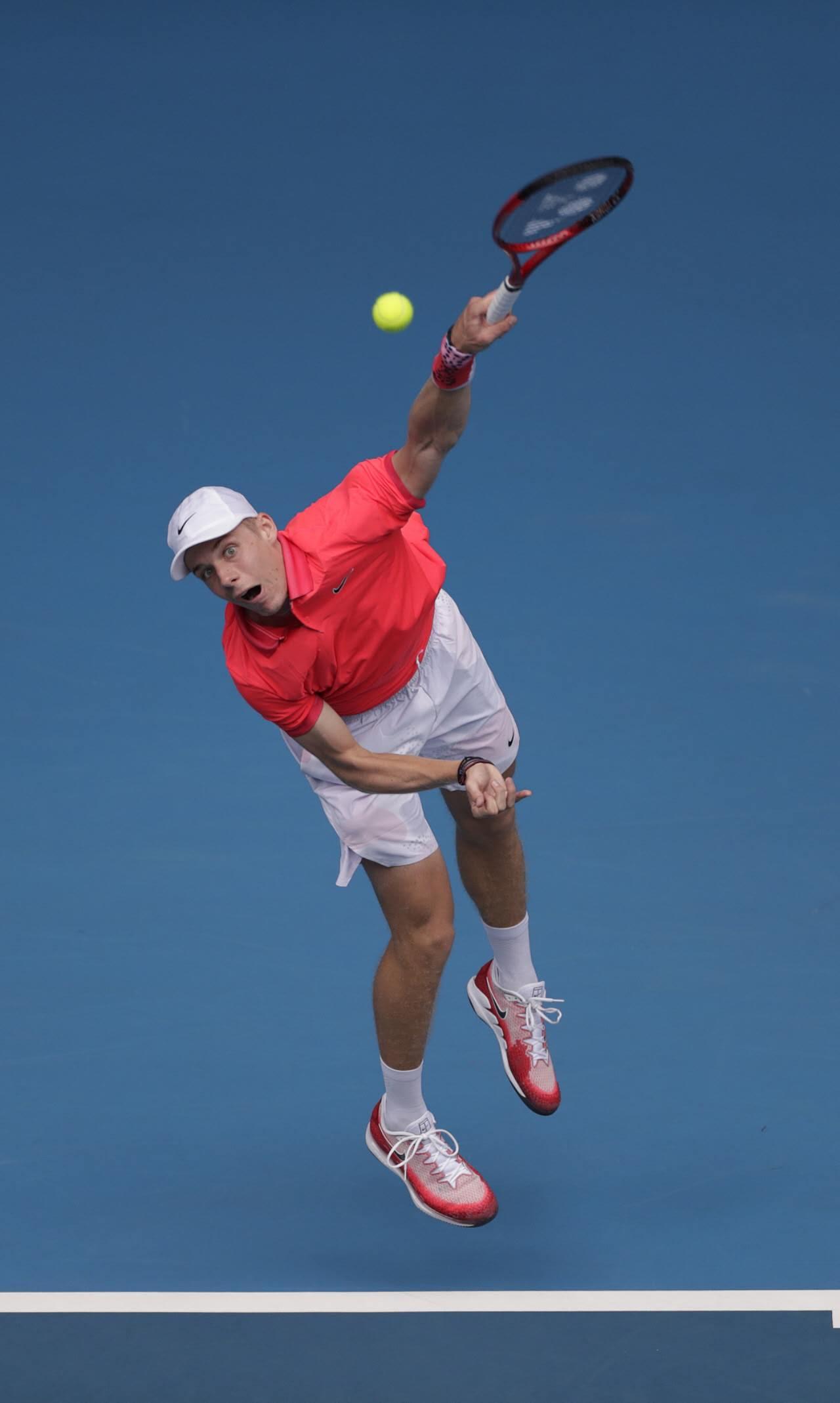 关于加拿大运动员训练刻苦迎接比赛的信息