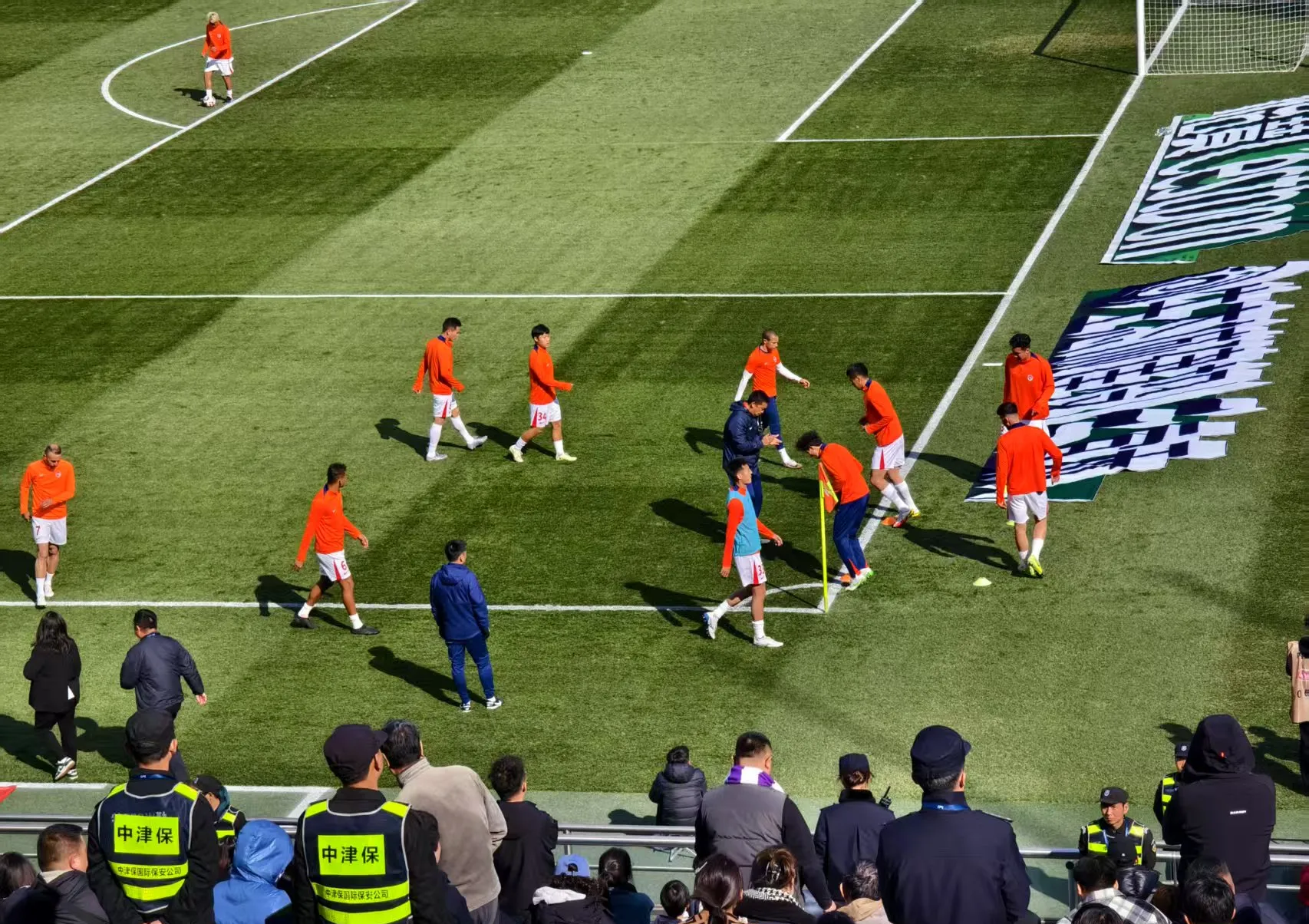 B体育app下载-天津泰达逆转取胜，球员斩获最佳表现的简单介绍