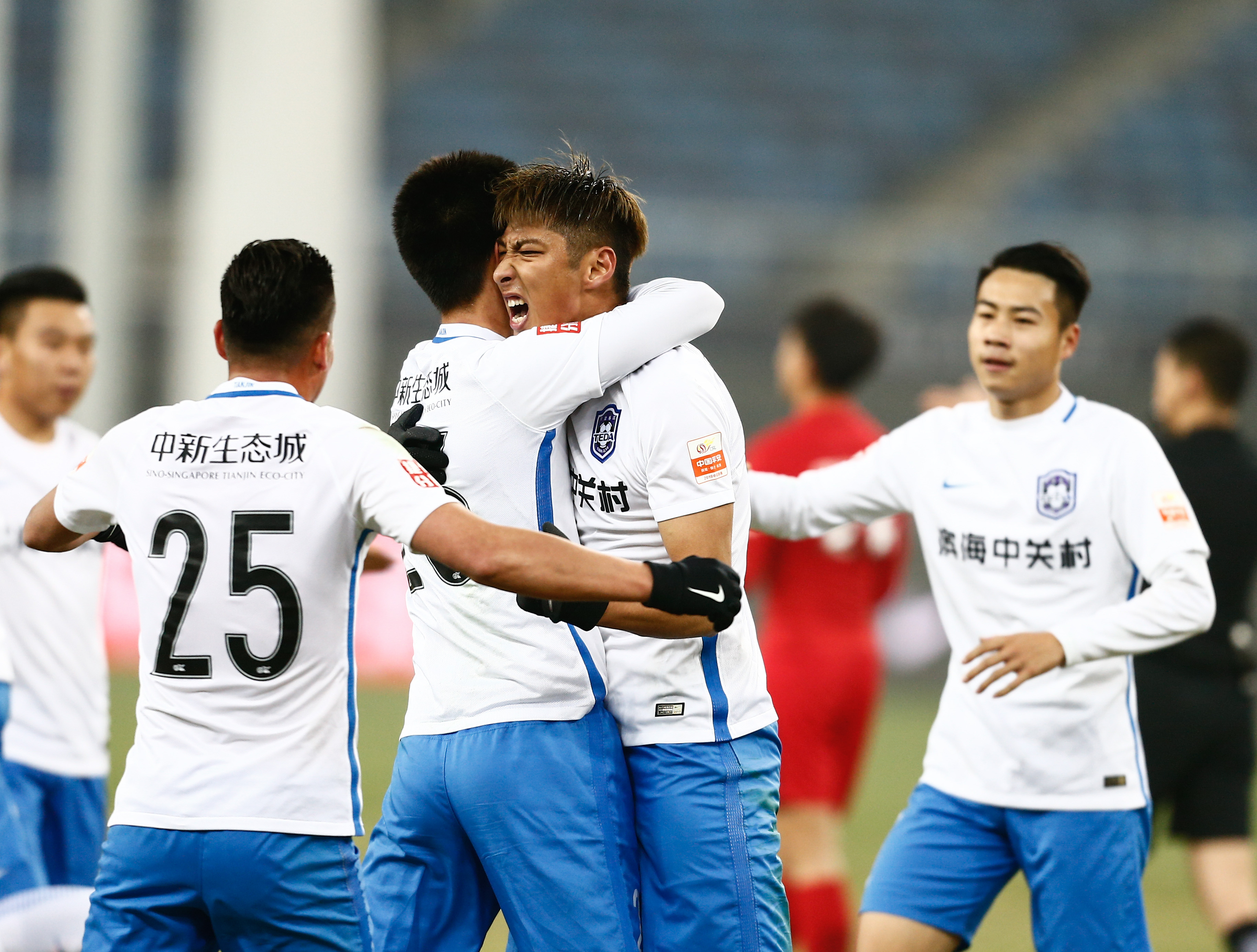 天津泰达逆转取胜,球员斩获最佳表现的简单介绍 天津泰达逆转取胜,球员斩获最佳表现的简单介绍