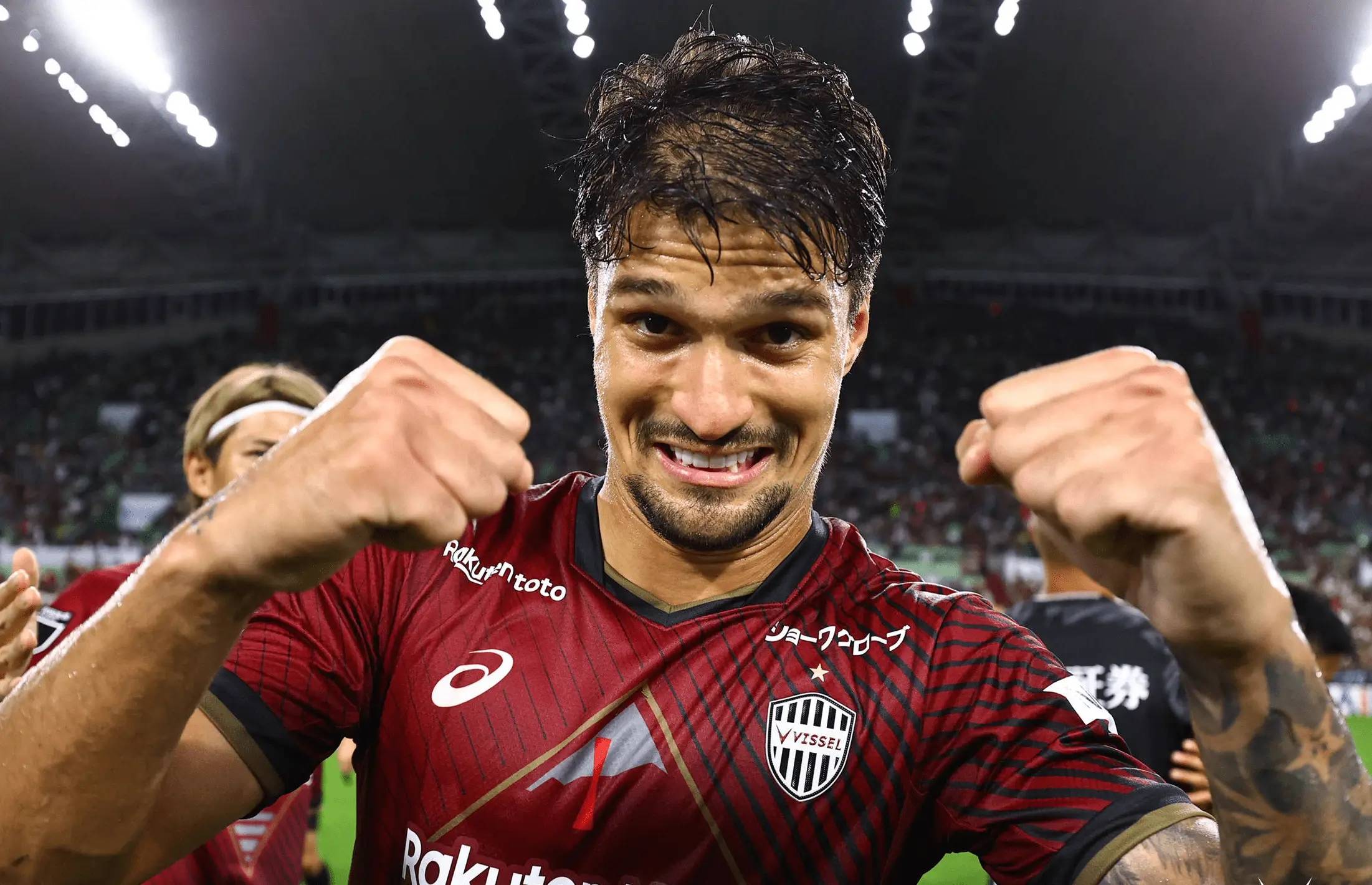 包含里昂球员技惊四座，取得胜利的词条