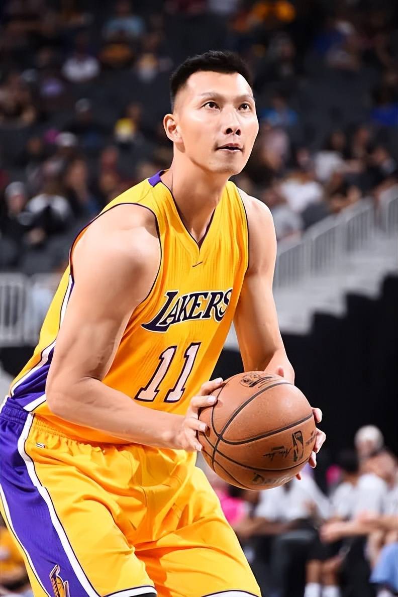 资深球员表现出色,实力过硬 资深球员表现出色,实力过硬