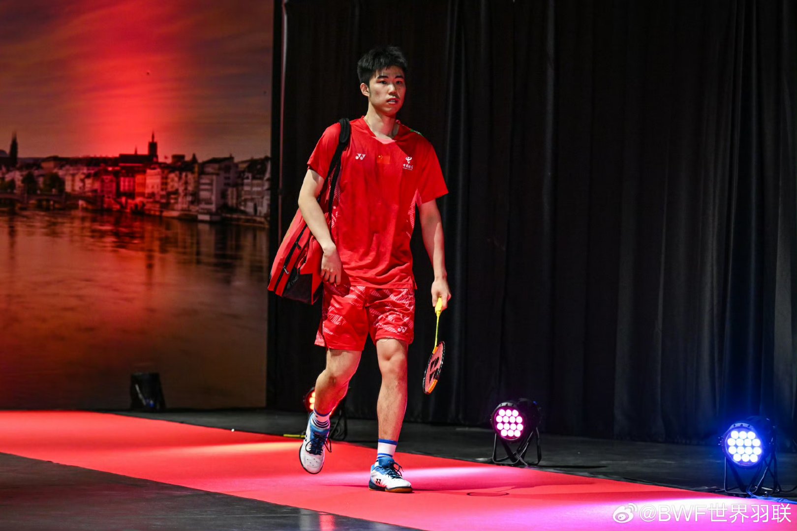 B体育网页版-速度与激情，羽毛球选手力夺头名的简单介绍