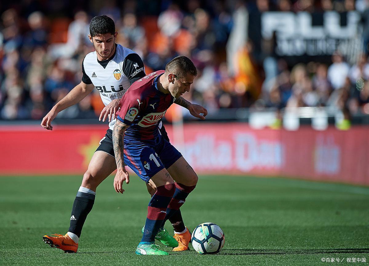 塞维利亚主场不敌,遭遇连败 塞维利亚主场不敌,遭遇连败